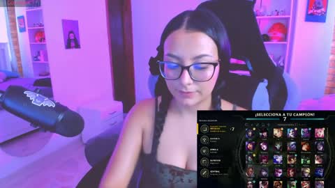 Lili online show from June 1, 4:30 pm