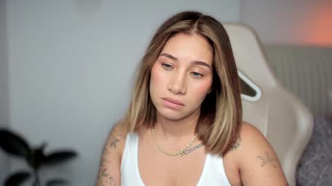 brisa  s online show from December 2, 10:18 pm