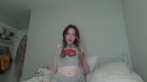 Snapshot of sp8cebunni99 chatting on October 4, 1:14 am Margo online show from October 4, 1:14 am