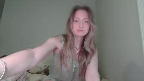 Snapshot of sp8cebunni99 chatting on October 1, 10:08 pm Margo online show from October 1, 10:08 pm