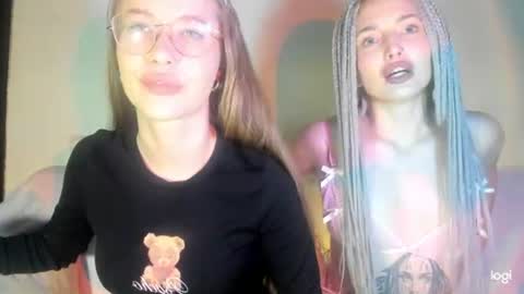 Viki and Chloe online show from July 12, 10:24 pm