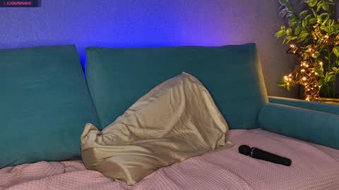 Nicole online show from December 13, 8:25 pm