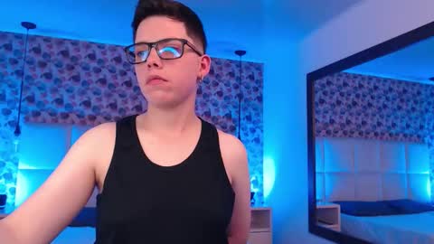 spencerm_ online show from November 1, 7:57 pm