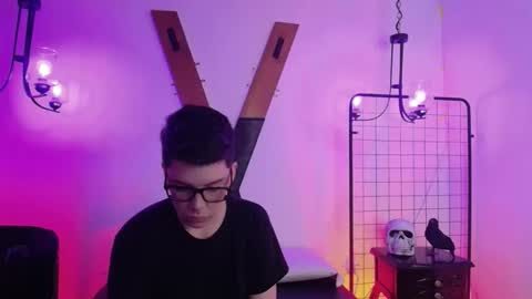 spencerm_ online show from November 13, 9:28 pm