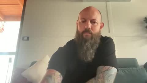 Beard Guy online show from November 27, 4:31 am