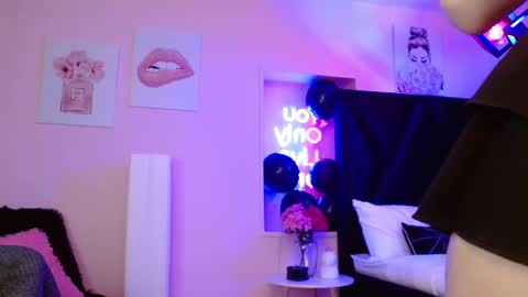 scarlett online show from November 24, 1:32 pm