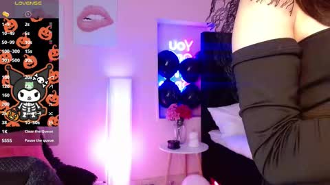 scarlett online show from October 17, 1:37 pm