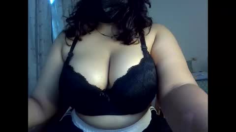spicy_titties online show from May 14, 1:37 am