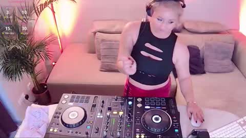 Spicy Marmelade  more than you expect online show from November 8, 3:59 pm