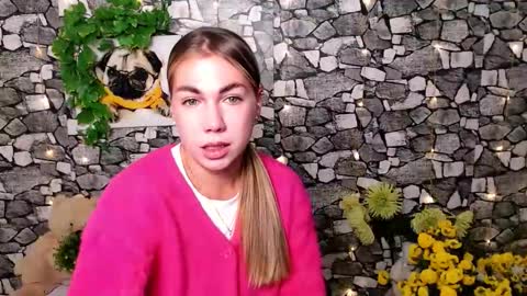 Snapshot of sport_tall_karina chatting on October 16, 7:08 am Karina online show from October 16, 7:08 am