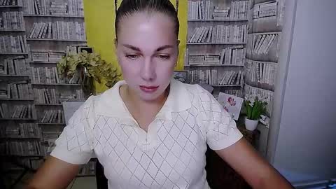 Snapshot of sport_tall_karina chatting on September 13, 8:28 am Karina online show from September 13, 8:28 am