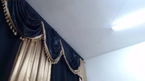 Snapshot of srta_luciana chatting on February 22, 3:03 pm . . online show from February 22, 3:03 pm