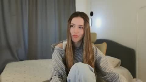 Chloe online show from June 14, 4:47 am