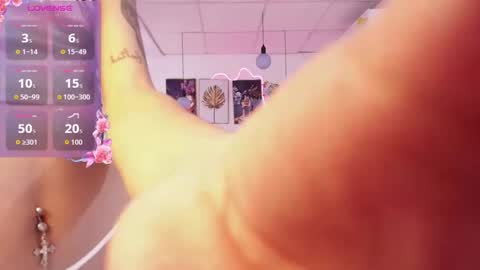 Snapshot of stacy_vegas chatting on September 22, 2:10 pm estecy online show from September 22, 2:10 pm