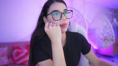 stacycooper_ online show from June 26, 7:19 pm