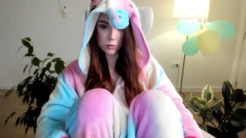 Stacy online show from December 19, 5:30 pm