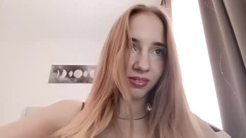 Mila online show from March 3, 8:21 am