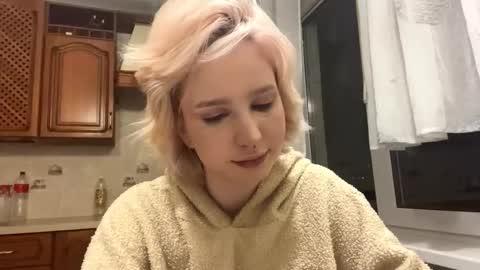 Emma online show from February 21, 6:22 pm