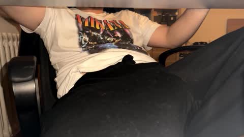 stang_ online show from November 23, 2:48 pm