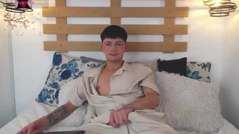 Snapshot of steev_novoa chatting on February 6, 6:08 am Steev online show from February 6, 6:08 am