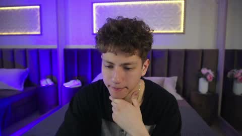 Esrefan online show from March 27, 7:48 pm