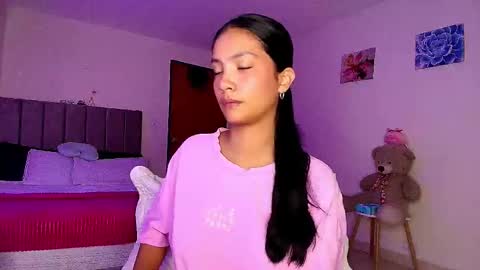 Im MiaIts my first day here  online show from March 17, 6:51 am