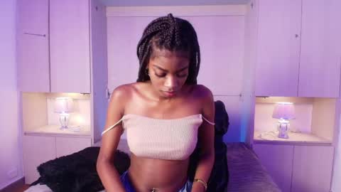 stefannyevans_ online show from June 5, 12:21 pm