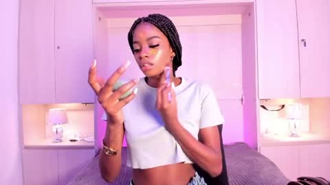 stefannyevans_ online show from May 21, 1:17 pm