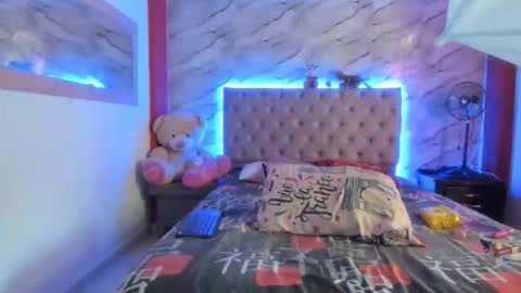 stefany_andruw online show from November 12, 6:43 pm