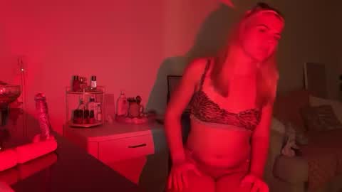 stella1005 online show from September 18, 5:33 am