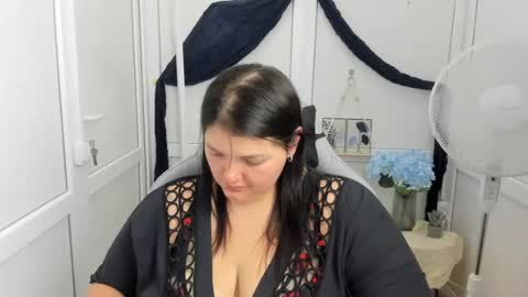 Stella online show from July 27, 1:19 pm