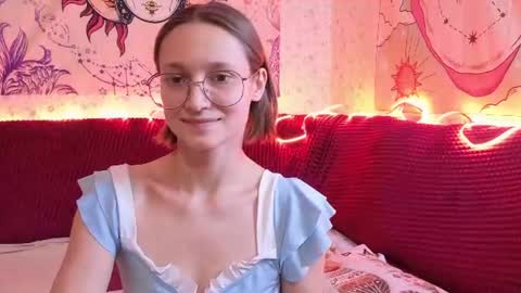 Stella online show from June 20, 8:04 pm