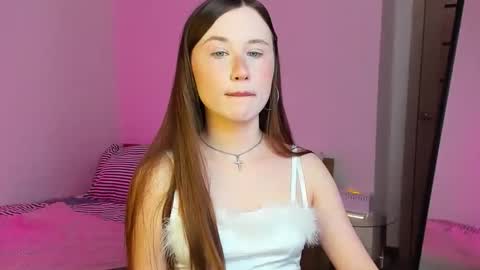 Snapshot of stella_sunny chatting on October 22, 6:20 pm stella_sunny online show from October 22, 6:20 pm