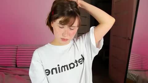 Snapshot of stella_sunny chatting on September 16, 4:37 am stella_sunny online show from September 16, 4:37 am