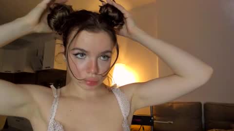 Asella online show from November 15, 11:45 am