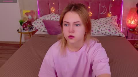 Stella 3 online show from December 19, 7:59 am