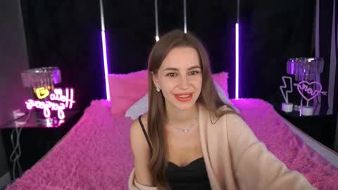 stellahoneywell online show from October 9, 2:11 pm