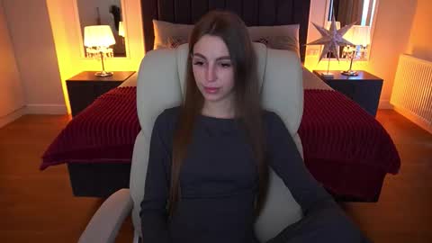 stellahoneywell online show from March 23, 1:49 pm