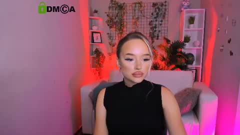 stellasun_ online show from July 8, 10:40 am