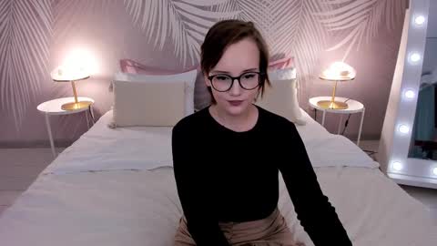 Stella online show from February 16, 8:21 am