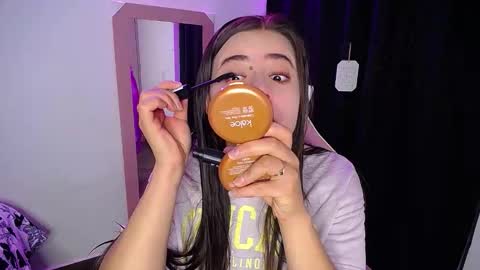 Emma online show from November 4, 1:18 am