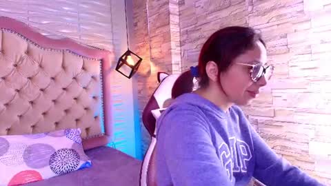 Stephaniesun  online show from July 28, 5:13 pm