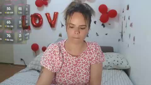 Stephanie   online show from June 11, 10:35 am