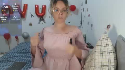 Stephanie   online show from July 17, 11:23 am