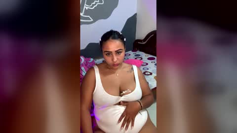 stefany gonzales online show from April 18, 5:59 pm