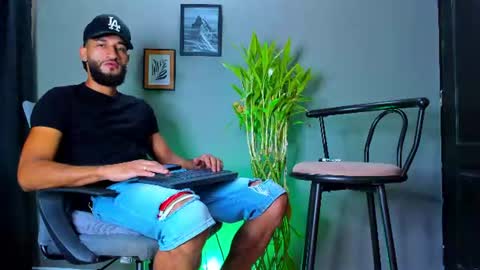 Steve  online show from August 7, 12:36 pm