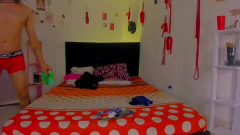 TANIA-STEVEN online show from September 18, 9:30 pm