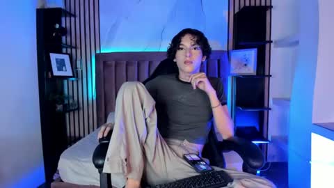 Sthepano  online show from June 12, 3:38 am
