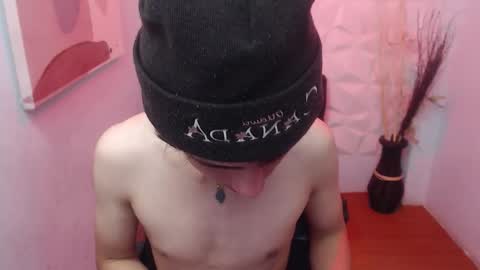 Stich online show from March 17, 4:12 pm