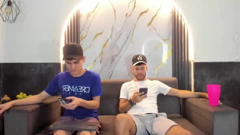 friends online show from February 26, 5:22 am